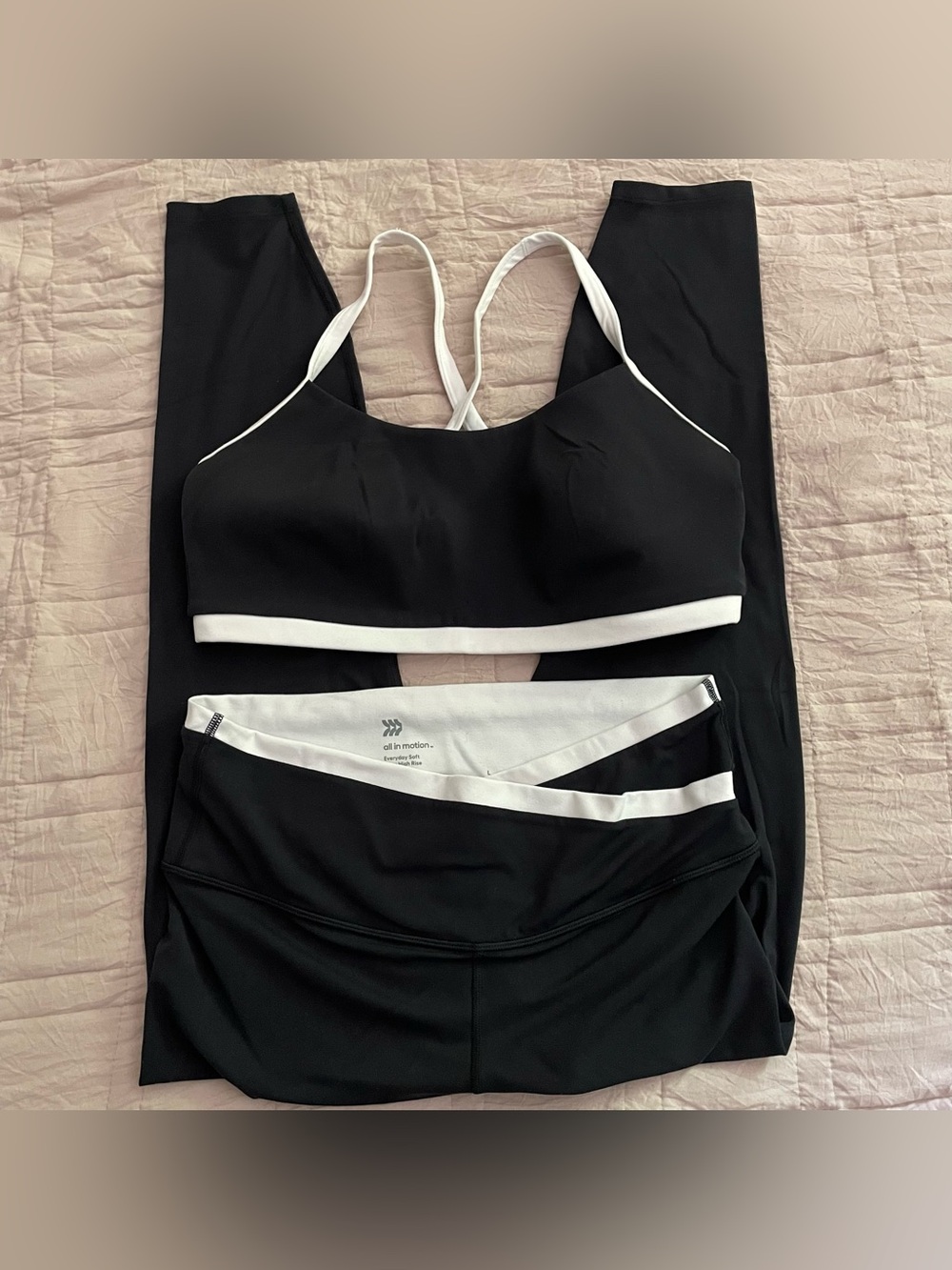 BUNDLE gym set buttery soft keyhole criss cross bra and high rise 7/8 leggings